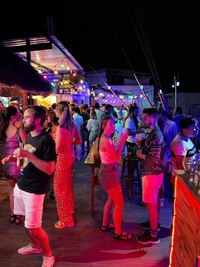 Straw Hat Hostel & Rooftop Bar Tulum Exterior foto